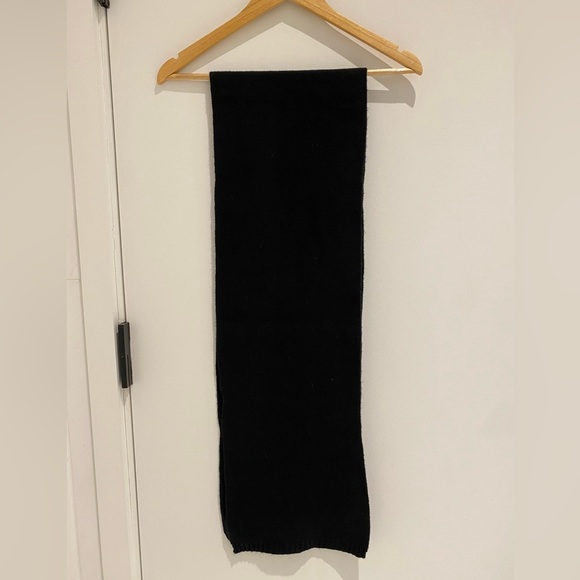 Kenneth Cole wool scarf - Picture 1 of 3